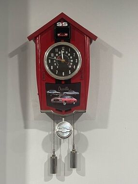 Bradford Exchange Chevy Bel Air Cuckoo Clock w/ Missing Pendulum. Like New